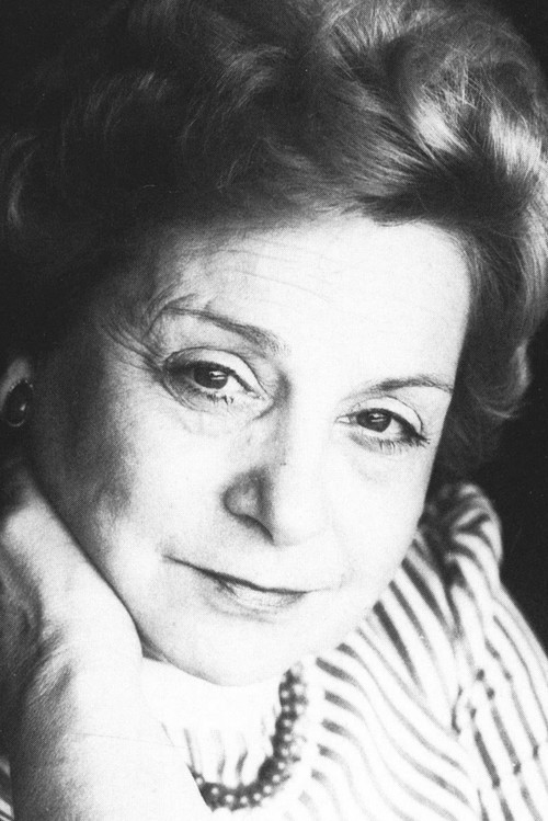 Anna Maria Torniai as Aunt Ernestina