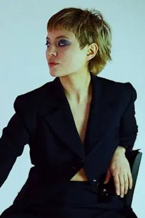 Maria Wawreniuk as Julka