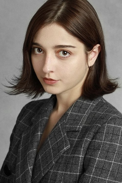 Amalia Ulman as Leonor Jimenez