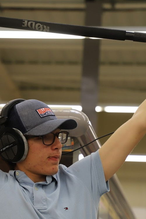 Matthis Lyonnaz-Perroux as Otis (off)