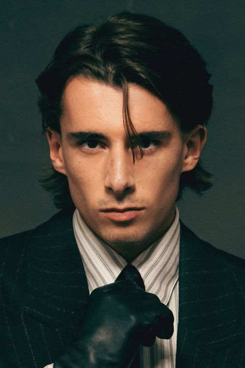 Georgie Farmer as Kyle Peters