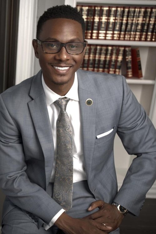 Arlo Washington as Self