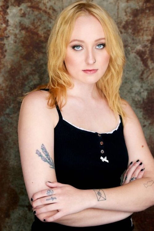 Marika Rose Sayers as Frankie the Hotdog (voice)