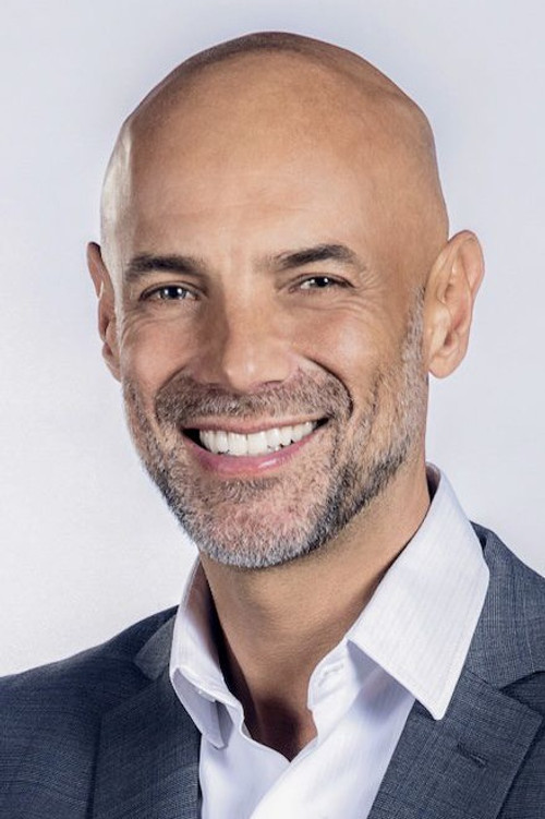 Javier Poza as Conductor