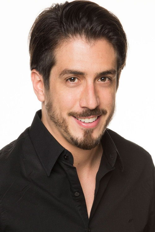 Eduardo Mossri as Oscar