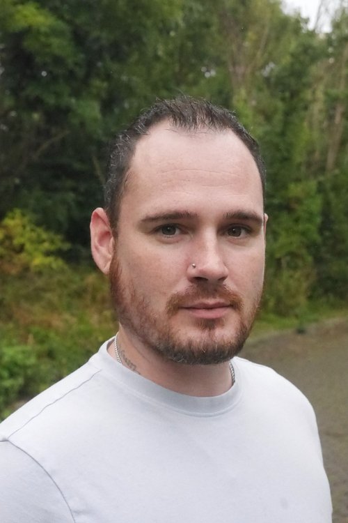 Charlie Sears as Thomas