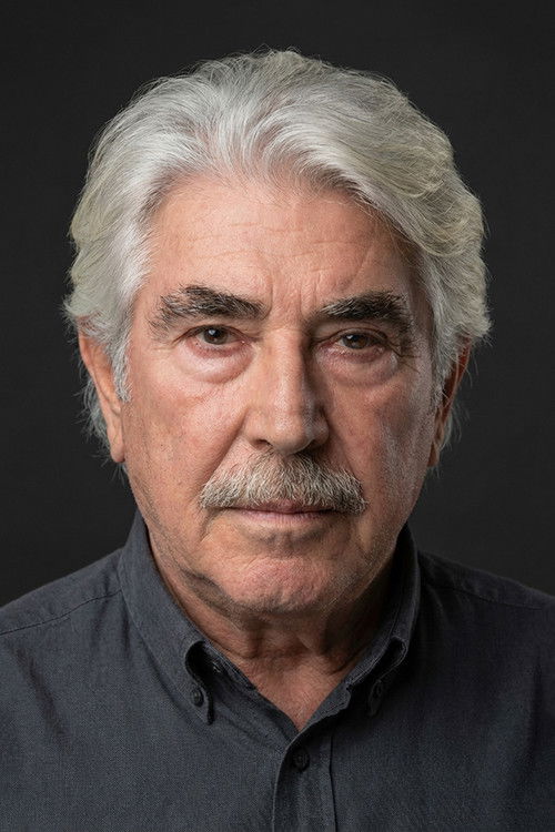 Erdal Özyağcılar as Yakut