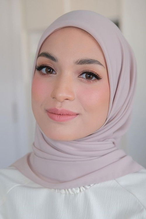 Amyra Rosli as Seroja Irdina