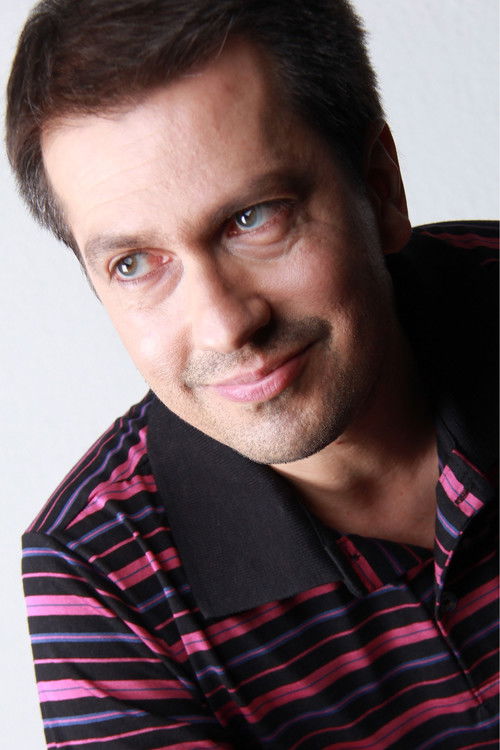 Fernando Peron as Aloísio