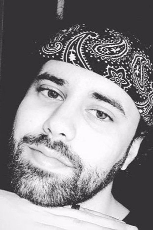 Simão Carvalho as Jurado 2/Transeunte 2/Simão