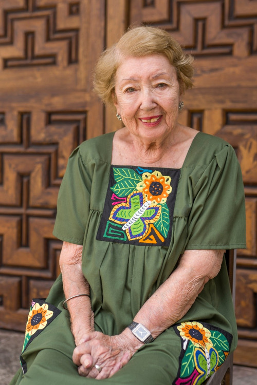 Sonia Seminario as Hortensia