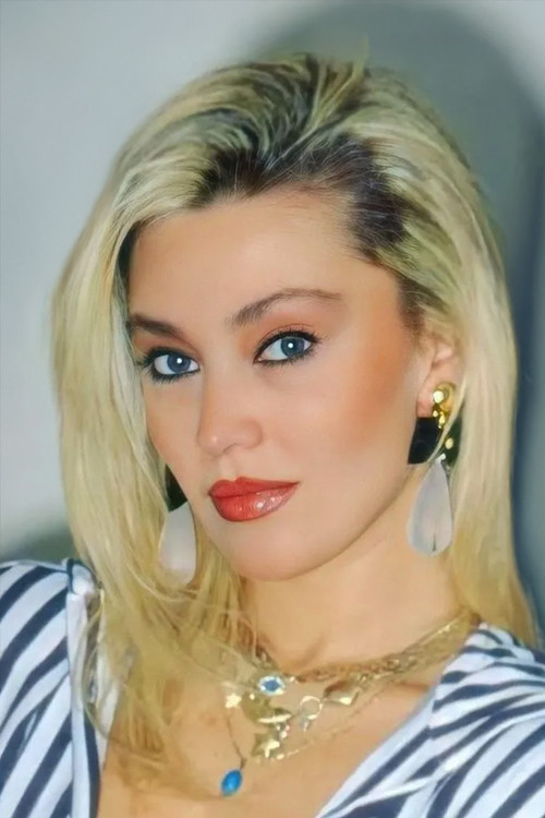 Sevtap Parman as Çiğdem