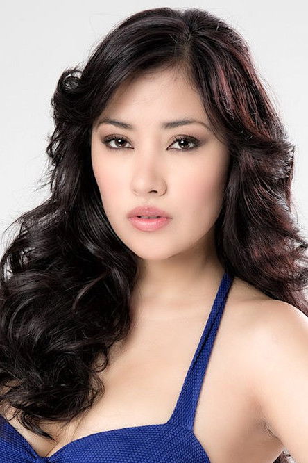 Giselle Calderón as Esclava bengalí