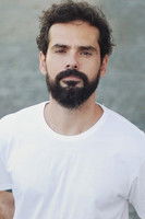 Daniel Porpino as Nilton