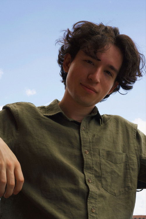 Sebastian Zufelt as Arguing Boyfriend