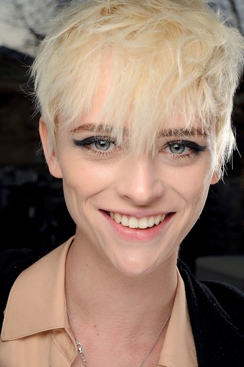 Milou Van Groesen as Mila