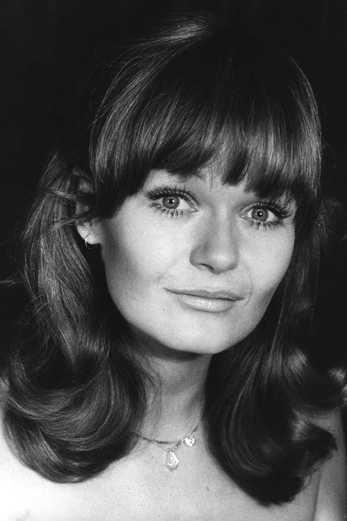 Valerie Perrine as Eve Teschmacher