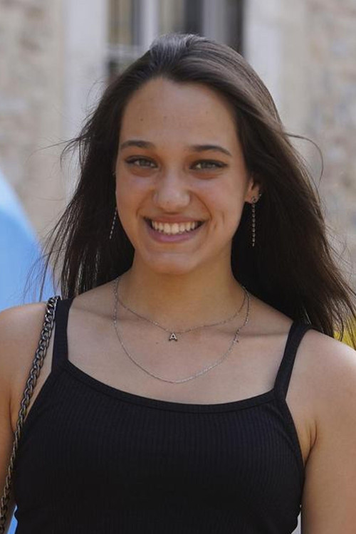 Clara Gordillo as Yûmàn's classmate