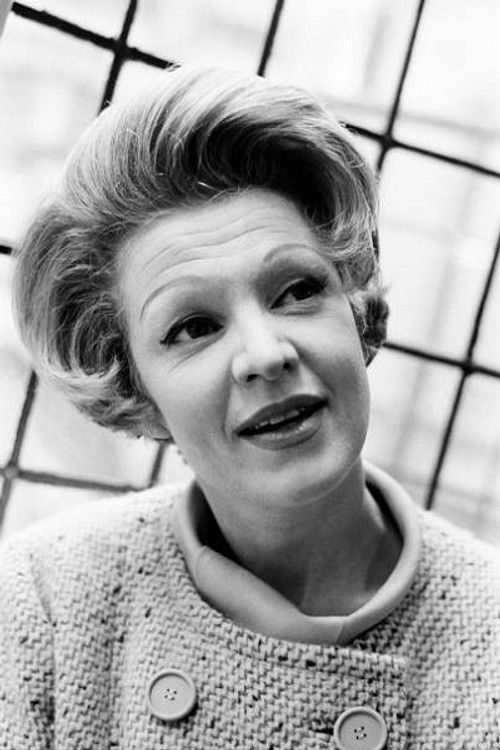 Marti Stevens as Singer