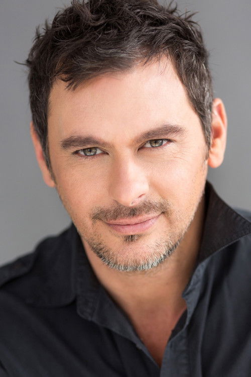 Daniel Bernard as Santi