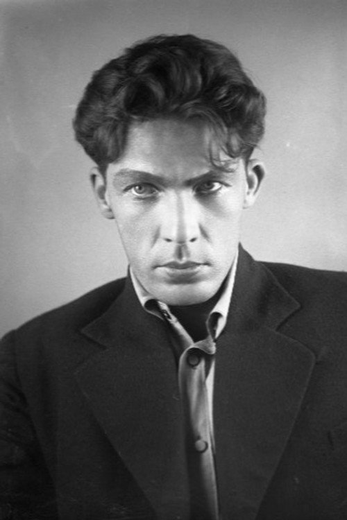 Aleksandr Chekayevsky as Akimov