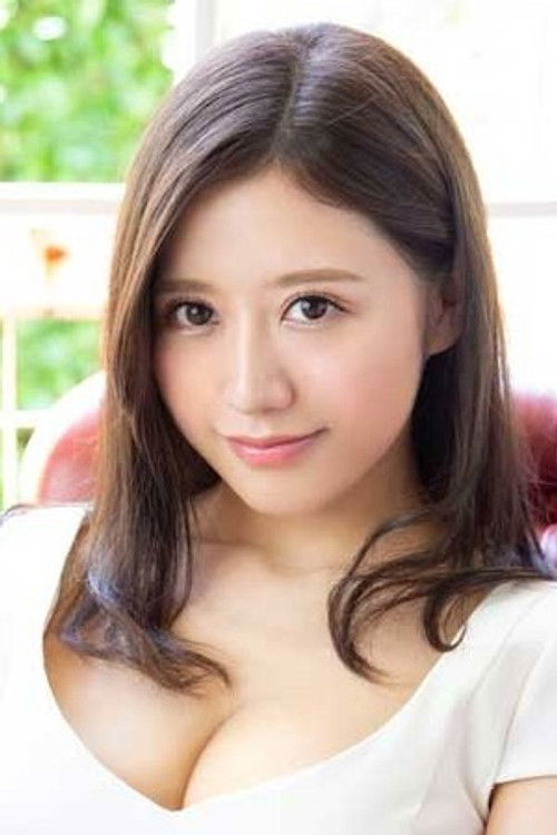 Momoe Takanashi as Momoka Kawae