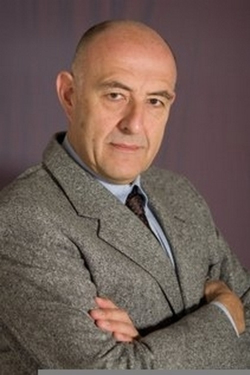 Giorgio Basile as Catalogatore