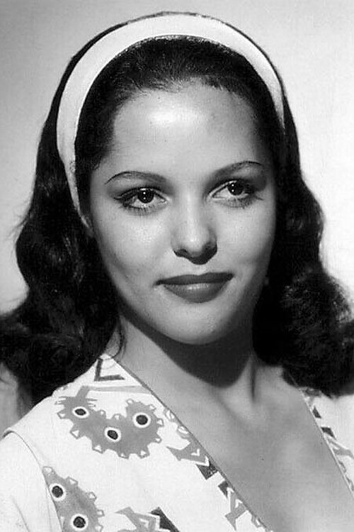 Acquanetta as Lea, the High Priestess