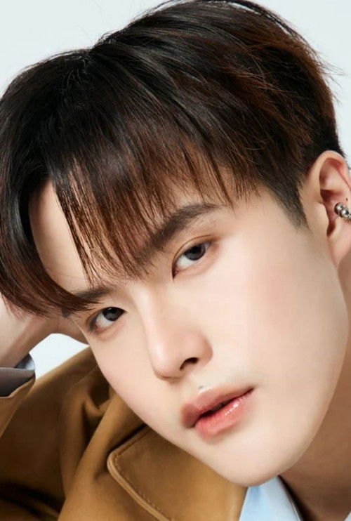 Allan Asawasuebsakul as 