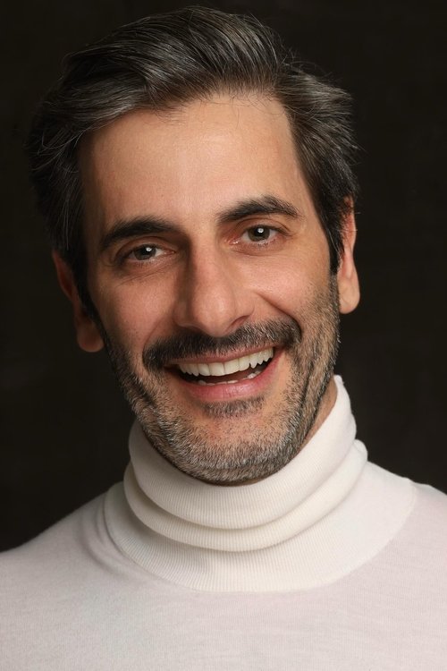 Flávio Tolezani as Raimundo dos Reis