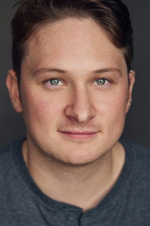 Dario Kuschke as Cashier