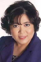 Shihyun Wang as Wayne's mom