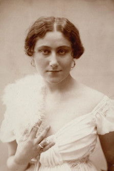 Thilda Fønss as 
