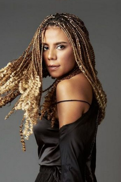 Nowela Elisabeth Mikhelia Auparay as Nowela