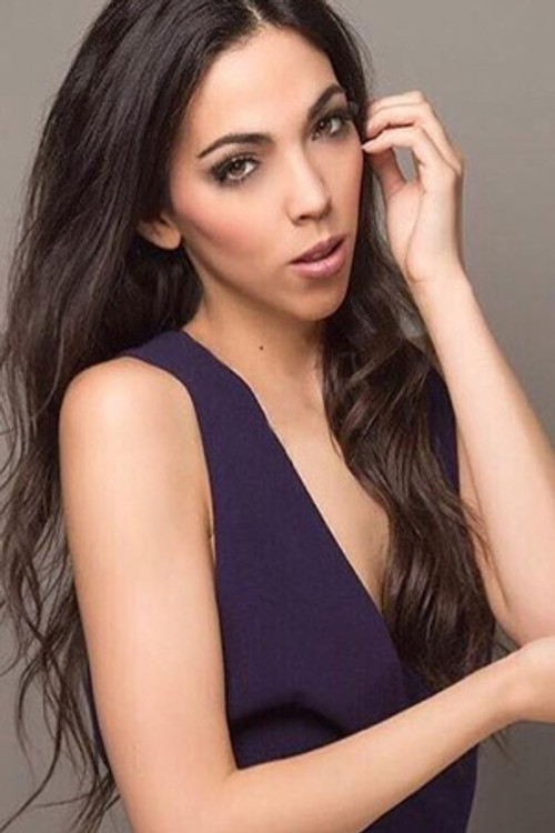 Dana Langshaw as Macy