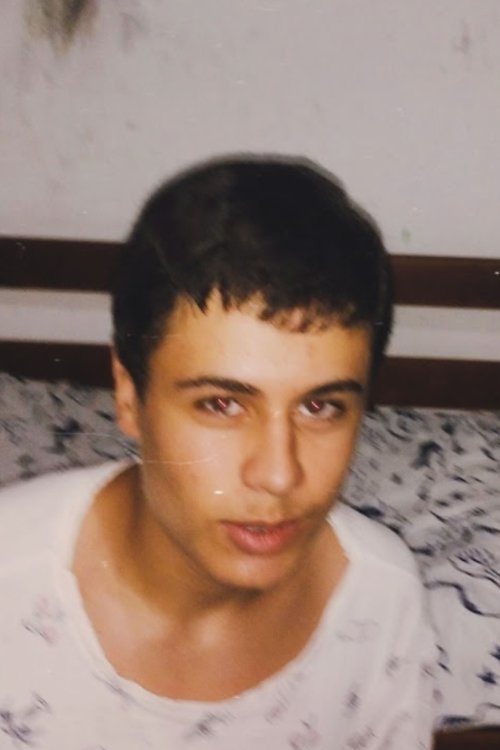 Davi Gautto as (uncredited)