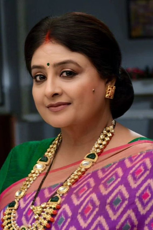 Aparna Ghoshal as Meena Kumar