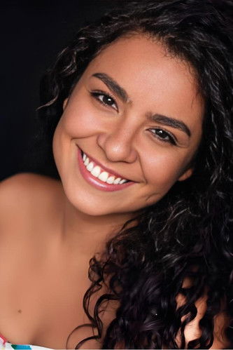 Mariam Castañeda as Isabel