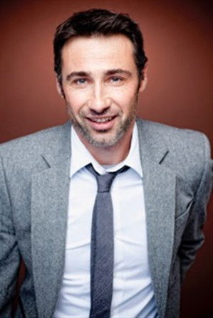 Clément Koch as Le réceptionniste