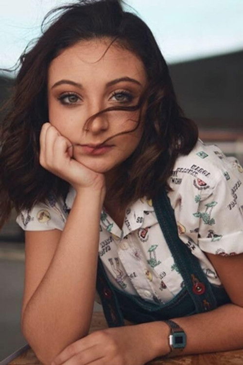 Bia Vedovato as SuperVedo