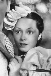 Tuulikki Paananen as Elli Korpio