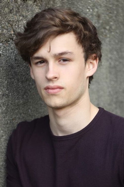 Michael Taylor as Darren