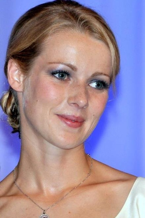 Fleur Lise Heuet as Grâce