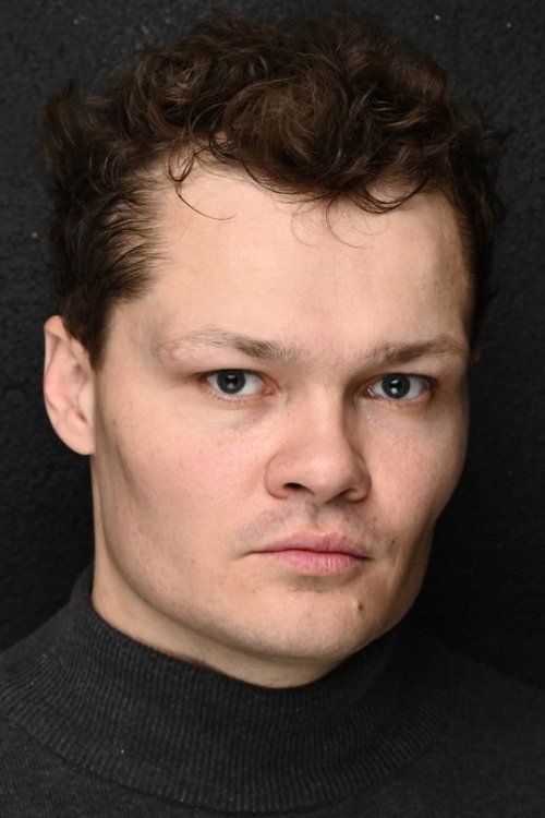 Anton Biryukov as Officer