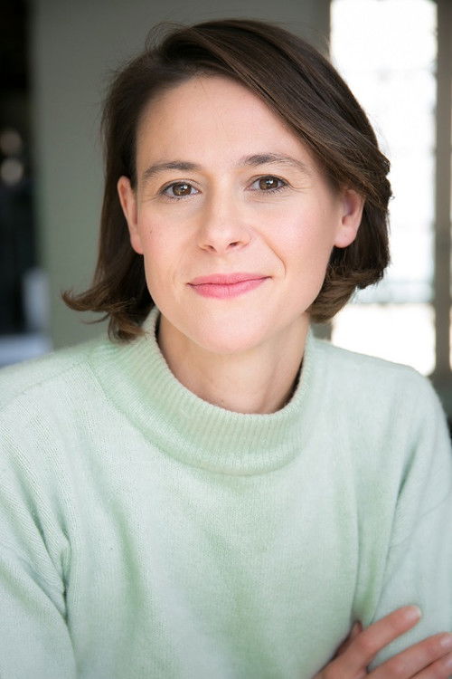 Julie Badoc as Inès