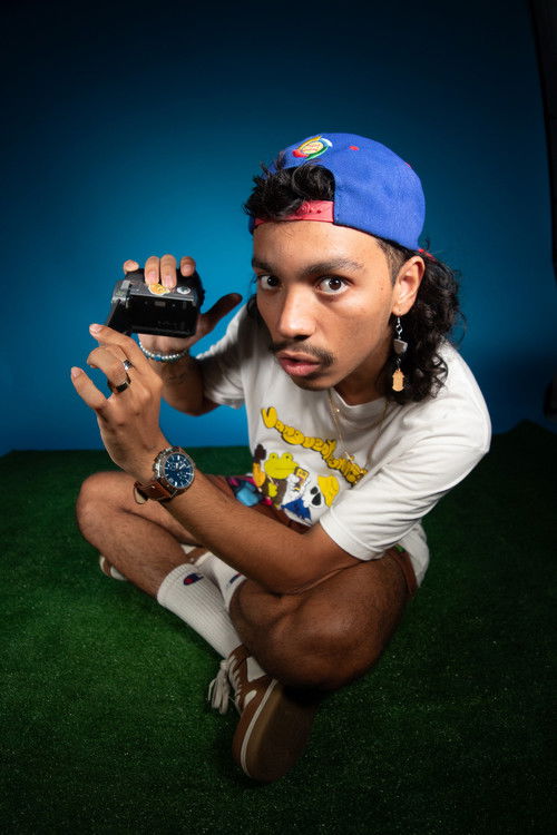 Monky Boy as Tony Cineta/Narrador