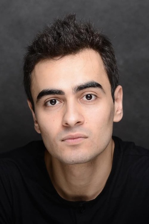 David Mkhitarel as Suren