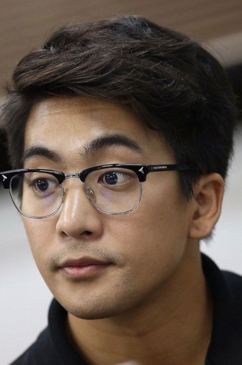 Akkaranat Ariyaritwikul as Jack