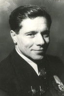 Viktor Gubankov as Man