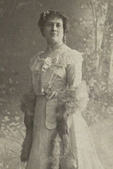 Adriënne Solser as 